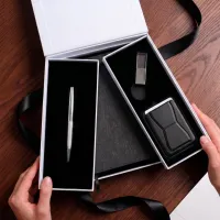 Рекламна дамски комплект бележник А5, химикалка, картодържач и USB